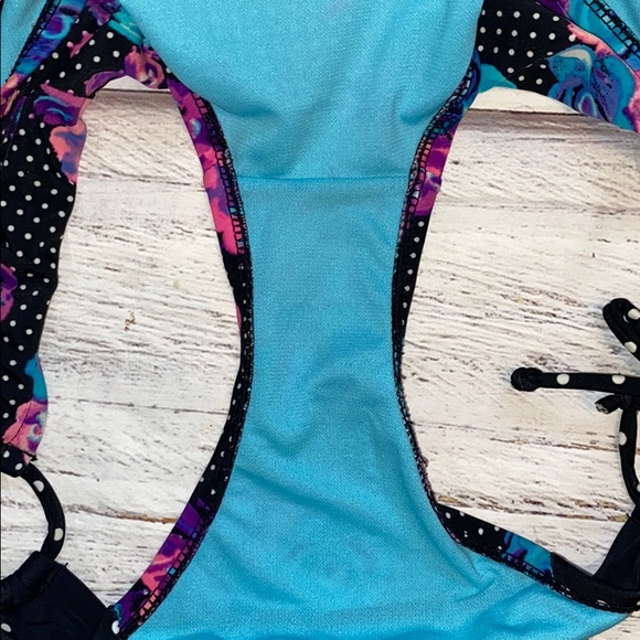 Arizona Jean Company Bikini - Picture 6 of 13